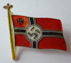 Third Reich : Plastic Portable War-Flag for Kriegsmarine Ships Pin-back …