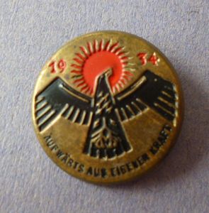 Third Reich : 'Aufwärts aus eigener Kraft' 1934 Tinnie Badge.