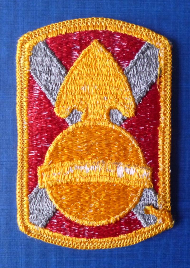 USA :  Army 107th Artillery Brigade Shoulder-flash. — image 2