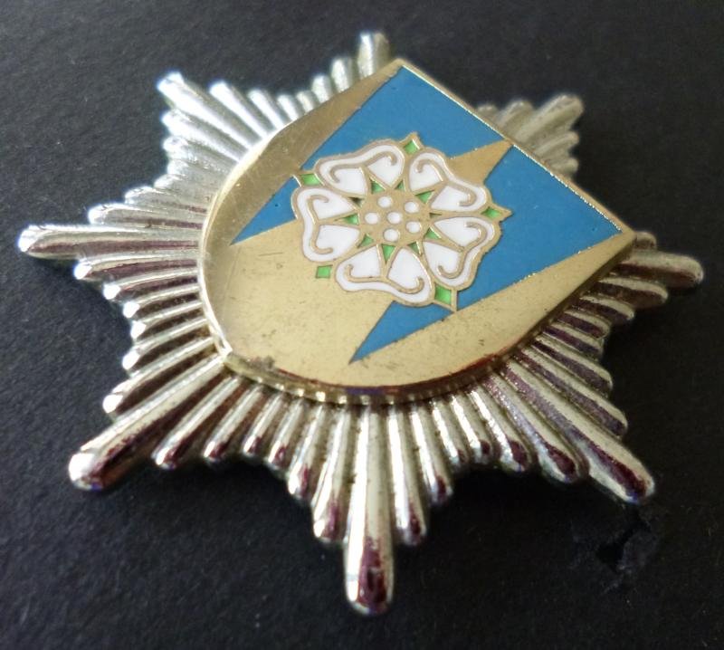West Yorkshire Fire-service Cap-badge. — image 3