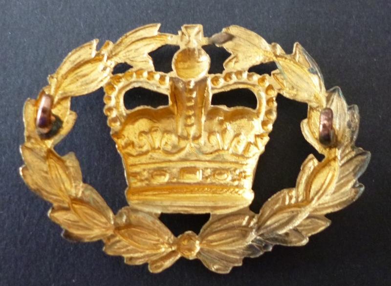Regimental Quartermaster Sergeant (RQMS) Queen's Crown Arm Badge. — image 2