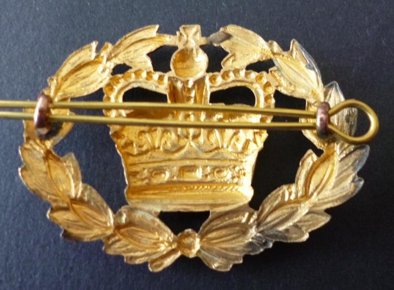 Regimental Quartermaster Sergeant (RQMS) Queen's Crown Arm Badge. — image 3