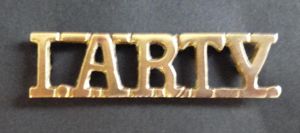 India : Indian Army 'I.ARTY' Artillery Brass shoulder-title.