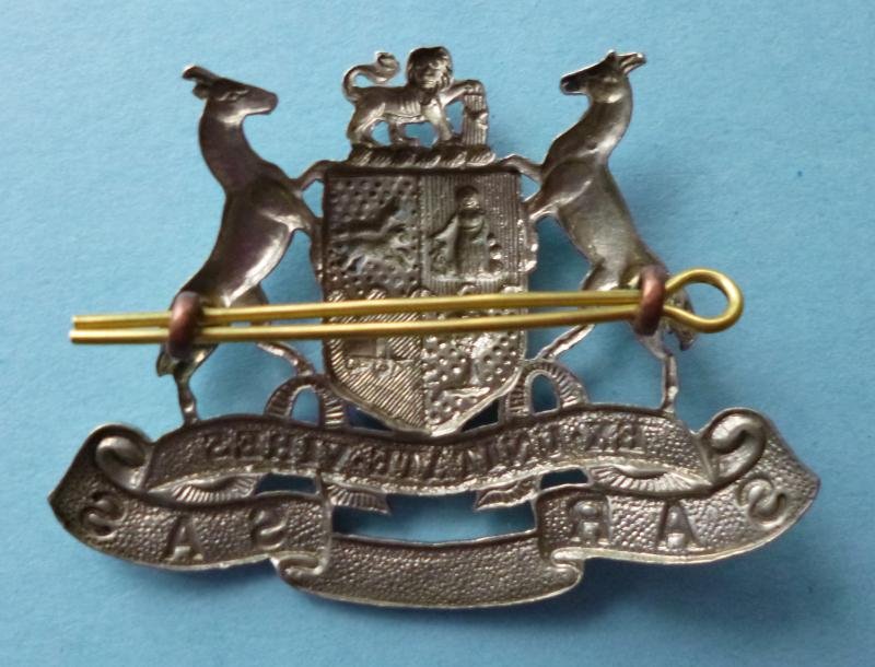 South Africa : Old South African Railways  White-metal Officials Cap-badge. — image 3
