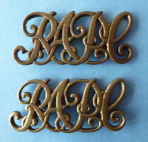 Royal Army Pay Corps (RAPC) Pair of Brass Shoulder-titles.