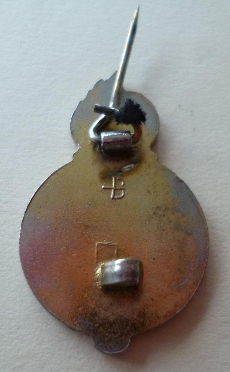 The Girls' Brigade Pair of Membership Lapel-badges. — image 3