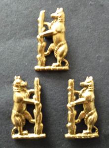 Worcestershire Yeomanry Set consisting of Cap-badge and Matching pair of …