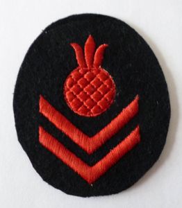 Third Reich : Kriegsmarine Armbadge for a Coastal Gun-Commander.