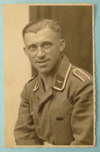 Third Reich : Postcard-photo of a Luftwaffe Unteroffizier wearing a …