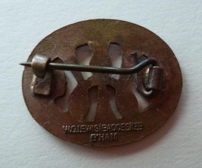 WW2 Women's Institute 'For Home and Country' Lapel-badge. — image 2