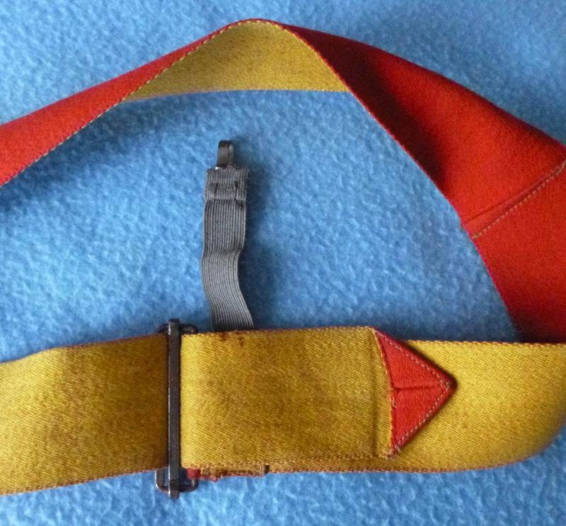 Third Reich : Reichswehr / Wehrmacht Manoeuvre-band Model 32 for the Steel-helmet. — image 2