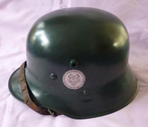 Third Reich : German WWII Re-issued / Re-fitted M16 Steel-helmet.