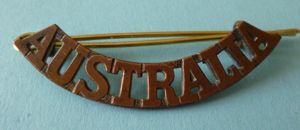 Single 'Australia' Bronze Army Shoulder-title.