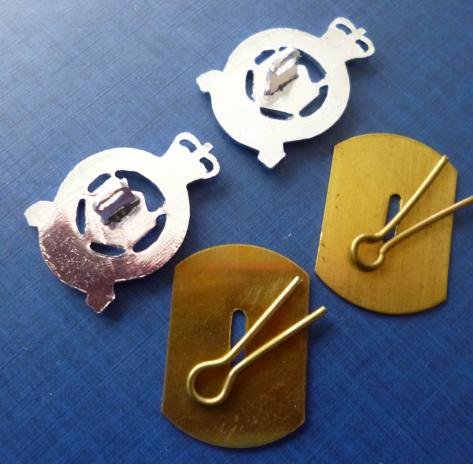 Northumberland Hussars Pair of Staybrite Queen's crown Collar Badges. — image 3