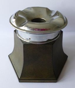 WW2 / 1930s Art Deco Bakelite & Chrome Capstan Table …