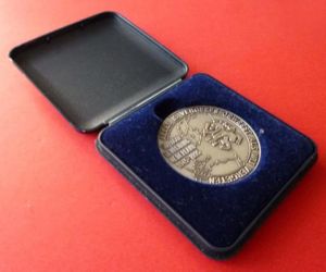 Holland : Medallion Commemorating the 50th Anniversary of the Liberation …