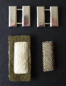 USA : Pair of Army Captain's Silvered Rank-bar Insignia plus …