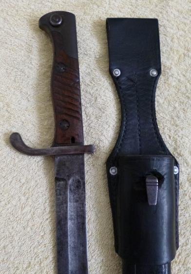 Imperial : German S98/05 aA Bayonet with Leather Scabbard and Frog. — image 3