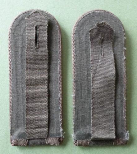 East Germany (DDR) : National Volksarmee (NVA) Pair of Slip-on Combat-kit Epaulettes for an Unteroffizier of Construction Troops (Bausoldaten). — image 2
