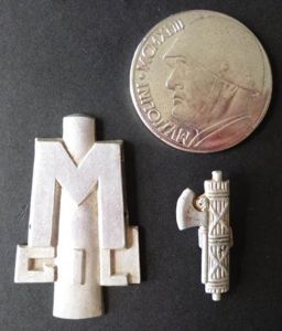 Italy : Fascist GIL Cap-badge with a 1943 Mussolini 20 …