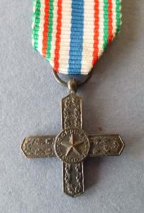 Italy : Vittorio Veneto Order Miniature Medal with Ribbon.
