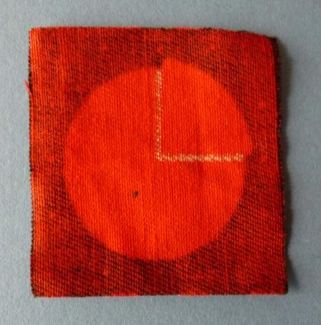 4th (Infantry) Division Post-1945 Printed Shoulder Flash / Formation Badge. — image 2