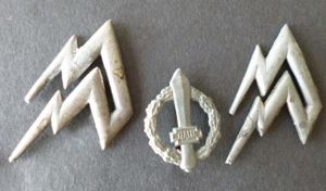Italy : WW2 Collar Badges of the Fascist GNR (Guardia …
