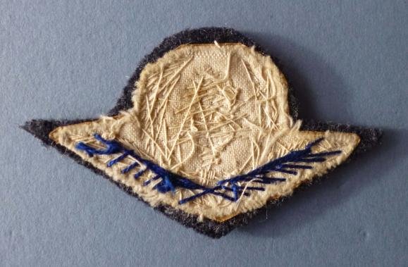 Lebanon : Lebanese Air Force Officer's Cap Badge. — image 2