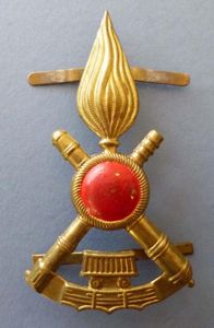Italy : Pre-WW2 Cap Badge for (?) Railway Artillery Troops …