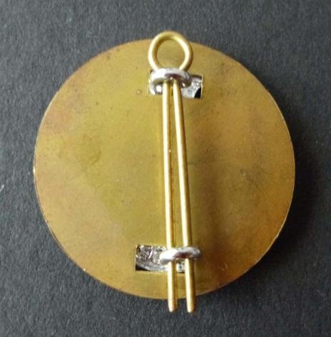 Ministry of Defence Police (Queen's crown) Cap Badge. — image 2