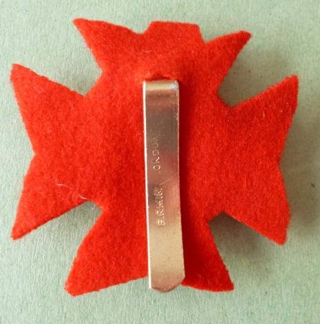 Light Dragoons Queens crown Regimental Cap badge. — image 2