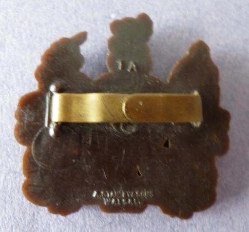 WW2 General Service Corps Plastic War-economy Cap Badge. — image 2