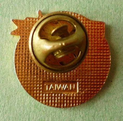 Canada : Royal Canadian Mounted Police (Mounties) F Division Queen's crown lapel badge. — image 3