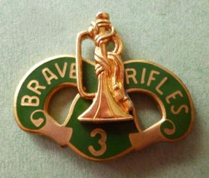 USA : Army 3rd Cavalry Regiment 'Brave Rifles' enamelled distinctive …