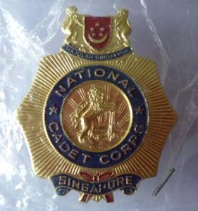 Singapore : Republic of Singapore National Cadet Corps cap badge.