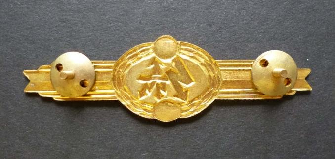 East Germany (DDR) : Army breast badge for Qualified Signallers III Grade, 1986-90. — image 2