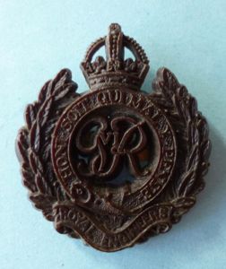 WW2 Royal Engineers (GviR) Plastic War-economy Cap-badge.