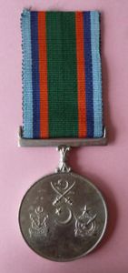 Pakistan : Tamgha-i-Jang 1965 War Medal.