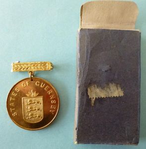 Guernsey : Pendant / Medallion Commemorating the May 9th 1945 …
