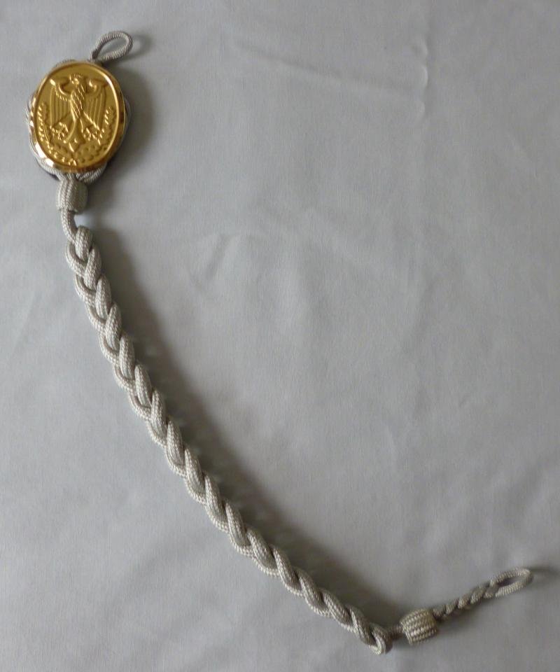 BRD :West German Bundeswehr Shooting Cord (Schützenschnur) - Gold Grade. — image 2