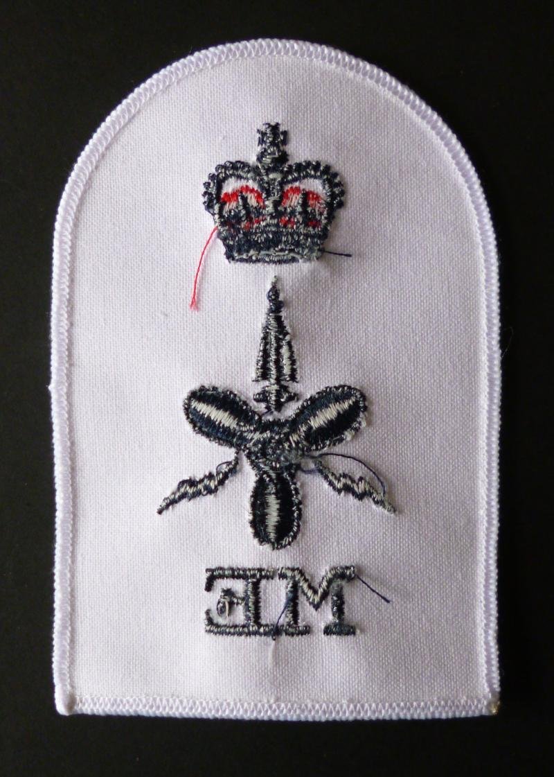 Royal Navy Marine / Missile Engineering ME Petty Officer Arm-badge for the White Uniform. — image 2