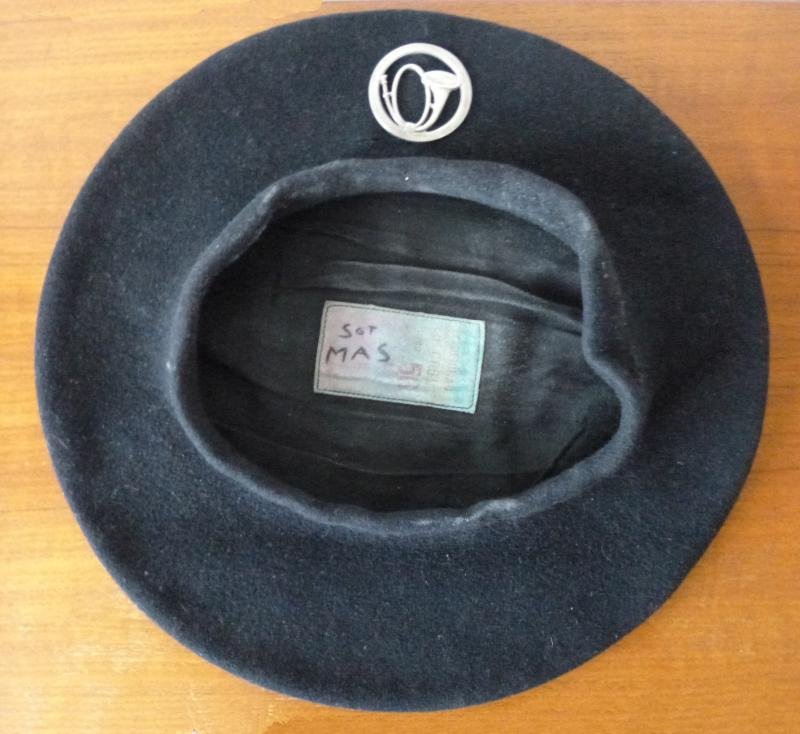 France : Black Beret of the Chasseurs Alpins (Mountain Troops) complete with Badge. — image 3