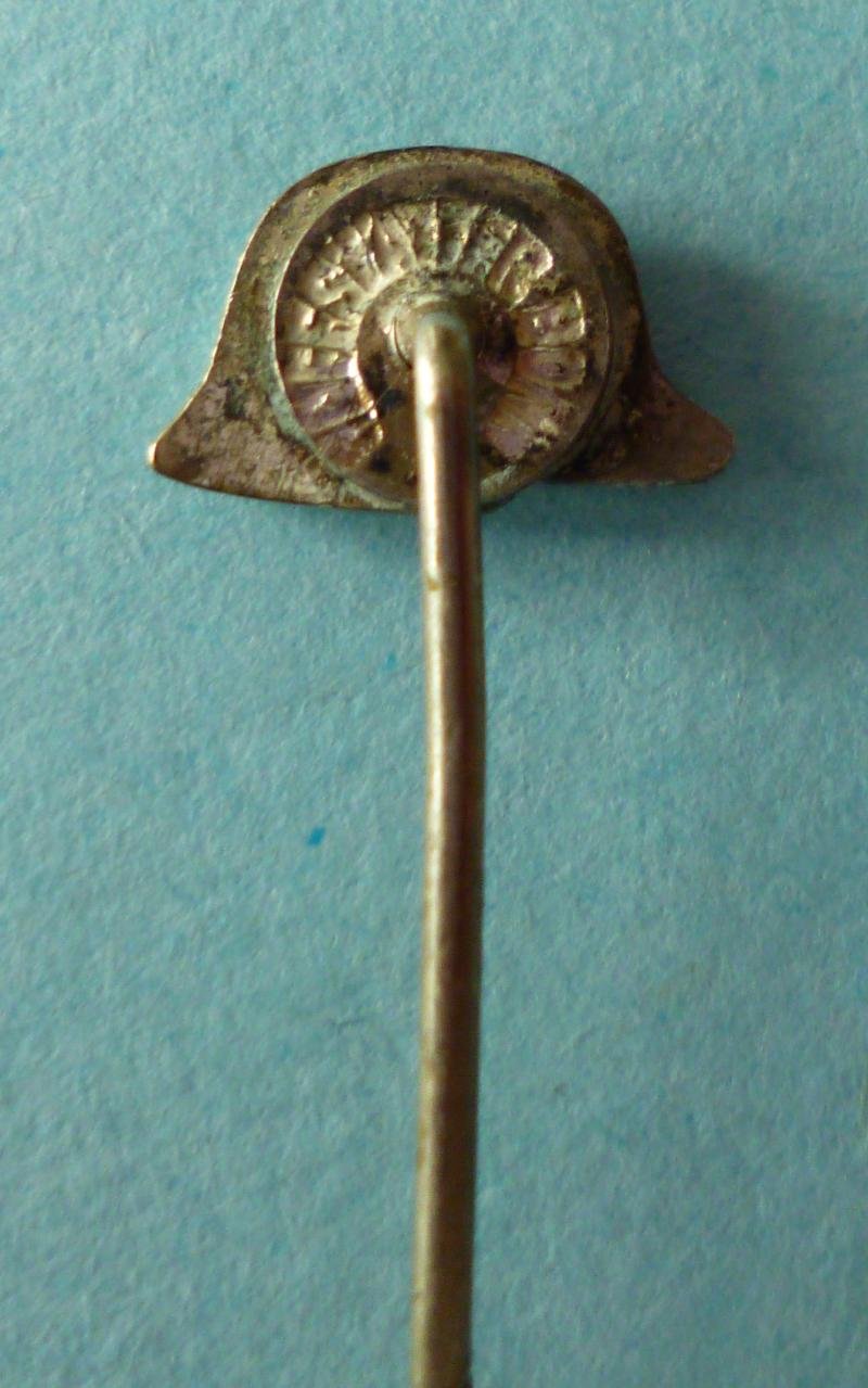 Imperial / Weimar : Der Stahlhelm Bund der Frontsoldaten Pre-1926 Membership Stick-pin Lapel-badge. — image 3