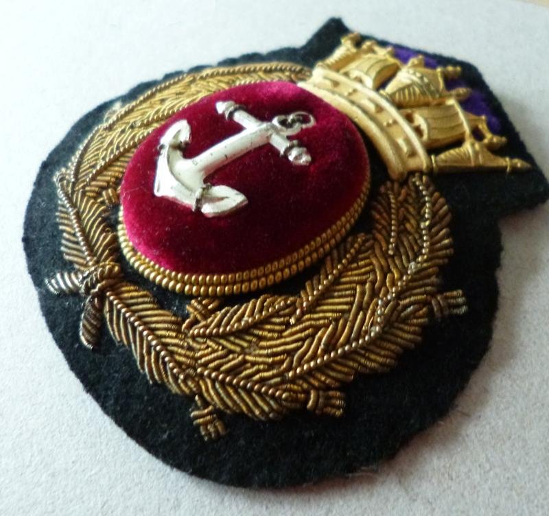 Merchant Navy Officers' Cap-badge. — image 2
