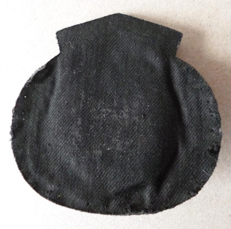 Merchant Navy Officers' Cap-badge. — image 3