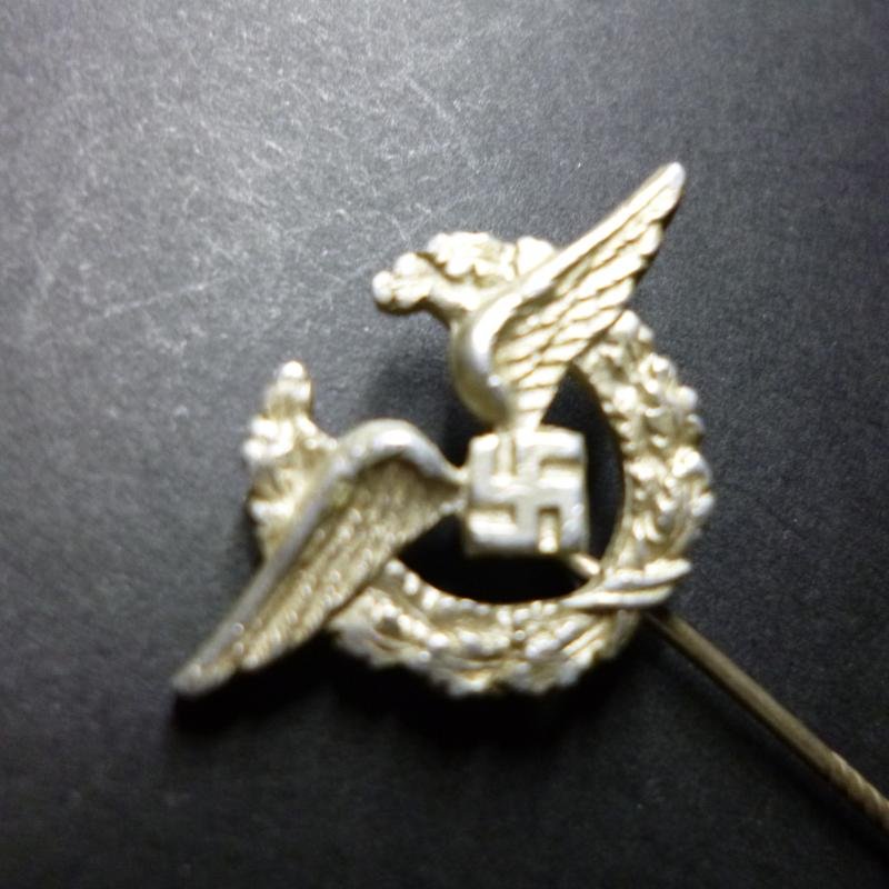 Third Reich : Stickpin Lapel-badge for Officials & Workers in the Air Travel Administration (2nd Pattern) - :Abzeichen für Angestellte und Arbeiter der Luftfahrtverwaltung. — image 2