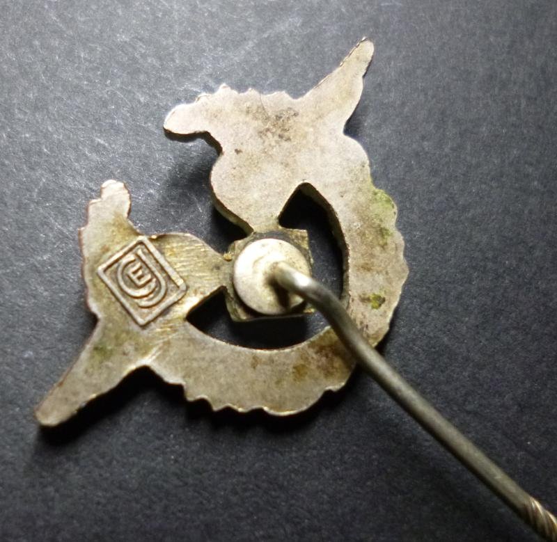 Third Reich : Stickpin Lapel-badge for Officials & Workers in the Air Travel Administration (2nd Pattern) - :Abzeichen für Angestellte und Arbeiter der Luftfahrtverwaltung. — image 3