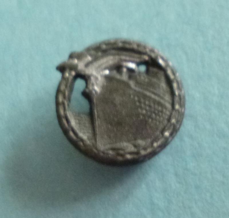 Third Reich : Kriegsmarine Blockadebrecher-Kriegsabzeichen (Blockade breaker War-badge) Stickpin Miniature Lapel-badge.