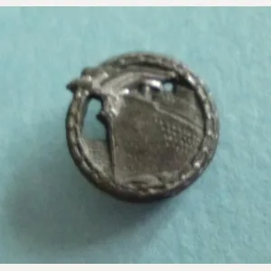 Third Reich : Kriegsmarine Blockadebrecher-Kriegsabzeichen (Blockade breaker War-badge) Stickpin Miniature …