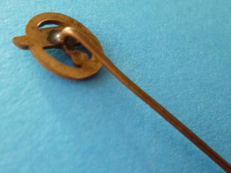 Third Reich : Luftwaffe Fallschirmjäger-Abzeichen Miniature Stick-pin Lapel-badge. — image 3